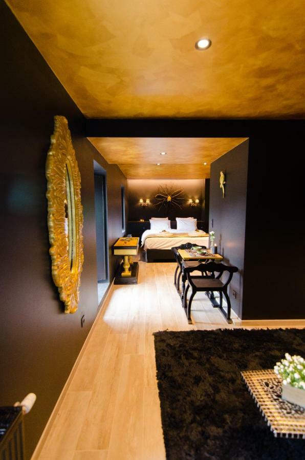River Lodge Hotel Insolite มาเรดซูส์ ภายนอก รูปภาพ