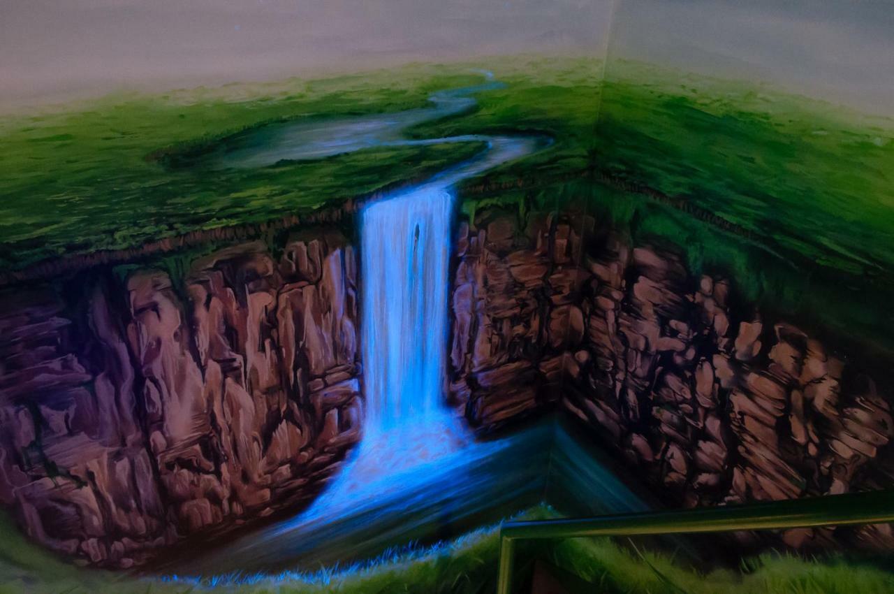River Lodge Hotel Insolite มาเรดซูส์ ภายนอก รูปภาพ