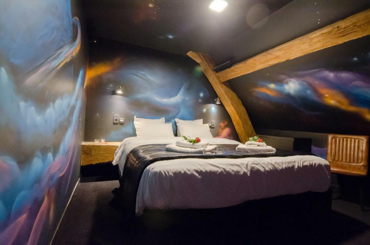 River Lodge Hotel Insolite มาเรดซูส์ ภายนอก รูปภาพ