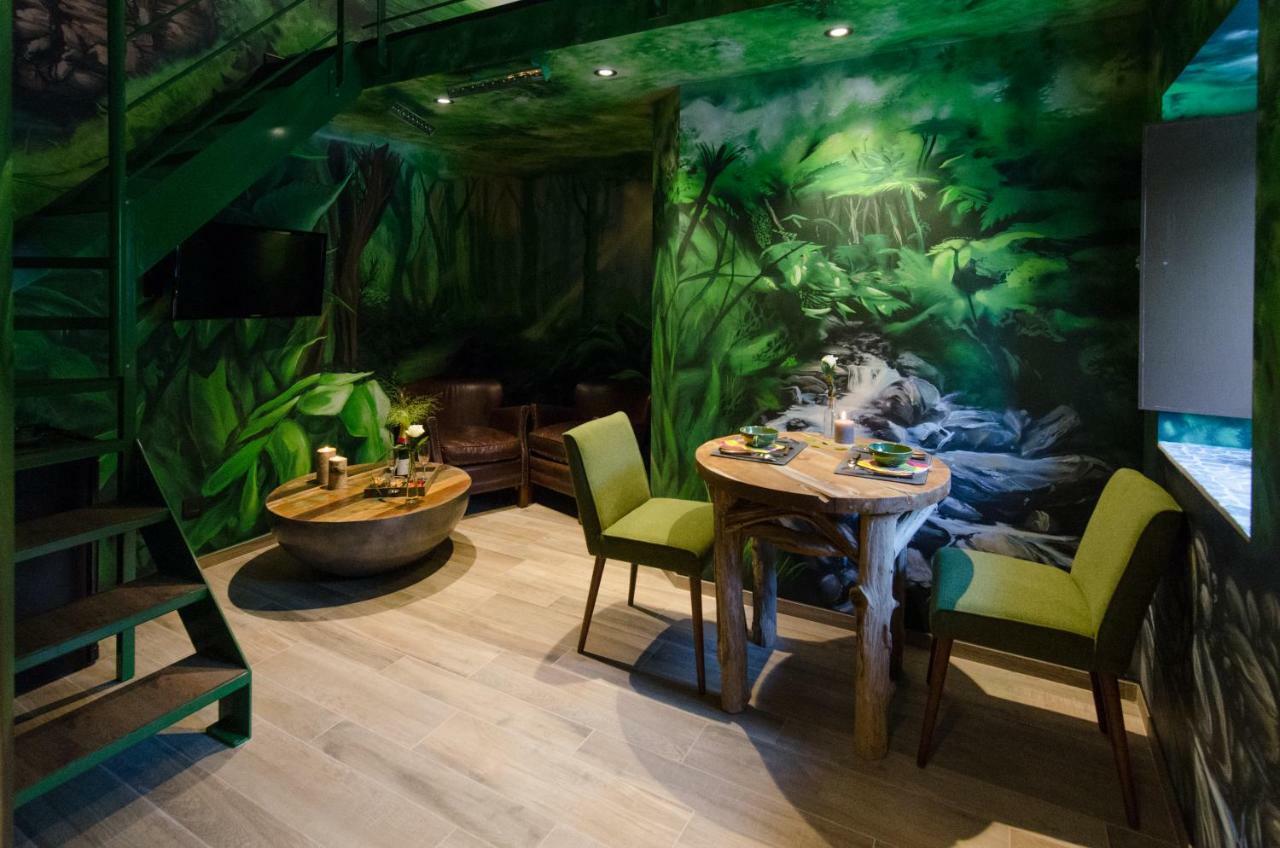 River Lodge Hotel Insolite มาเรดซูส์ ภายนอก รูปภาพ