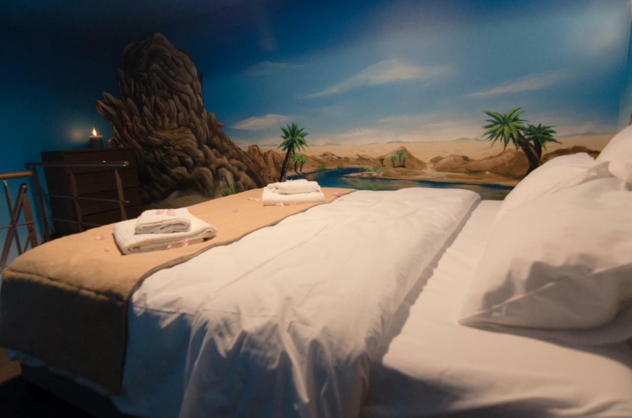 River Lodge Hotel Insolite มาเรดซูส์ ภายนอก รูปภาพ